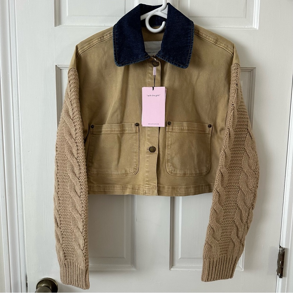Avec Les Filles Beige Cropped Jacket with Dark Blue Collar - Picture 5 of 8